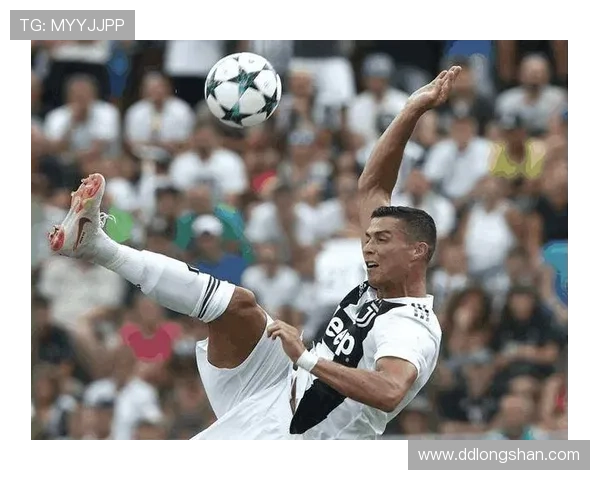 足球明星亲自穿上球衣展现风采引发球迷热烈追捧与期待 足球明星亲自穿上球衣展现风采引发球迷热烈追捧与期待