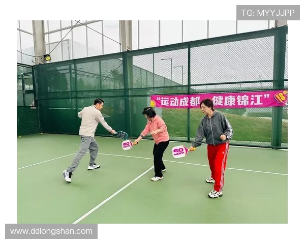 成都与重庆网球队赛后复盘意识碰撞分析与启示