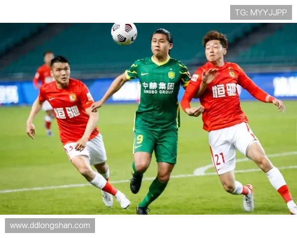 重庆篮球队以86分领跑挑战赛积分榜展现强劲实力和团队合作精神 重庆篮球队以86分领跑挑战赛积分榜展现强劲实力和团队合作精神